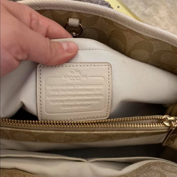 Coach purse - Picture 2 of 4